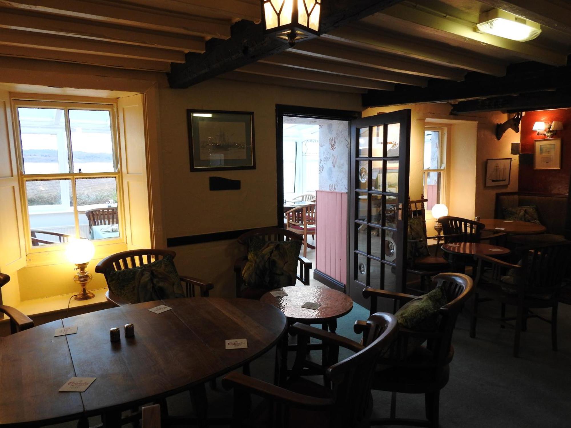 The Bay Horse Hotel And Restaurant Ълвърстън Екстериор снимка